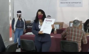 Nestora Salgado se registra como precandidata a la gubernatura de Guerrero