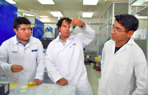 Estudiantes proponen reactor híbrido para producir biogás y biodiésel