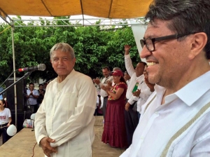 Ricardo Monreal con Andrés Manuel López Obrador en un mitin