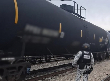 Huachicol imparable; decomisan ahora vagones de tren en donde transportaban 15 millones de litros de combustible robado