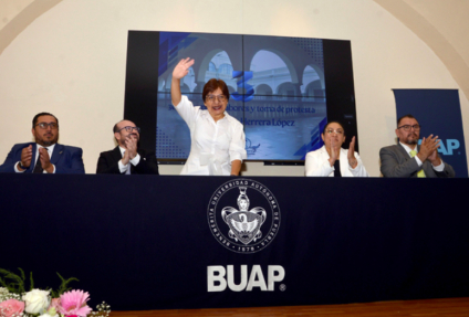 Directora de la preparatoria Emiliano Zapata rinde su 4to informa de labores