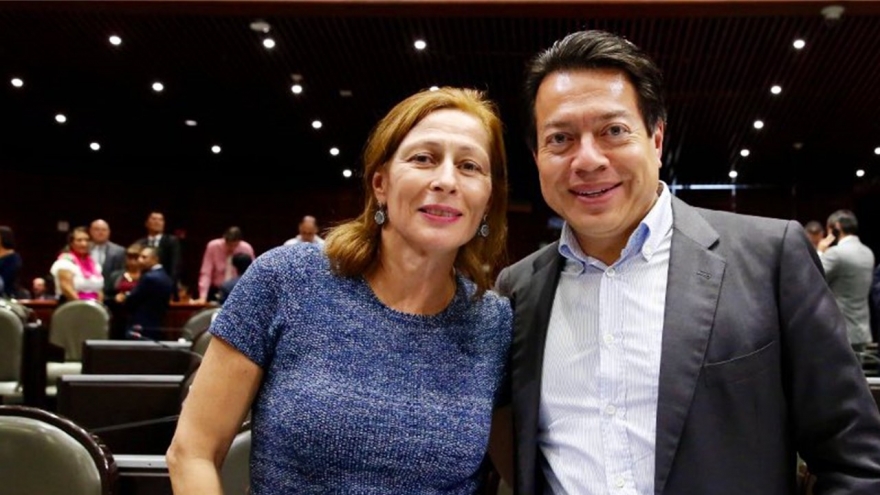 Tatiana Clouthier con Mario Delgado