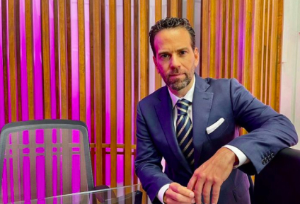 “AMLO está sometido, parece simple vocero del ejército”: Loret de Mola