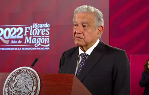 AMLO acusa que la “mafia del poder” lo espía