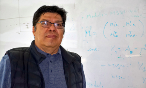 Lorenzo Díaz Cruz es el primer físico en Puebla en recibir la medalla de la División de Partículas y Campos de la Sociedad Mexicana de Física