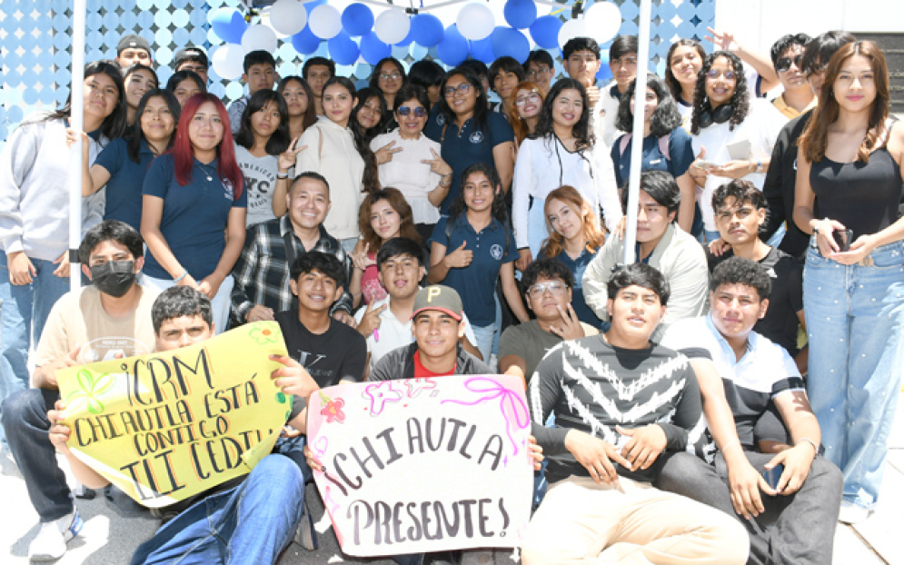 Celebran bienvenida a estudiantes del Complejo Regional Mixteca y de la prepa Simón Bolívar