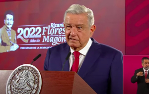 AMLO promete atención médica gratuita y universal para 2023