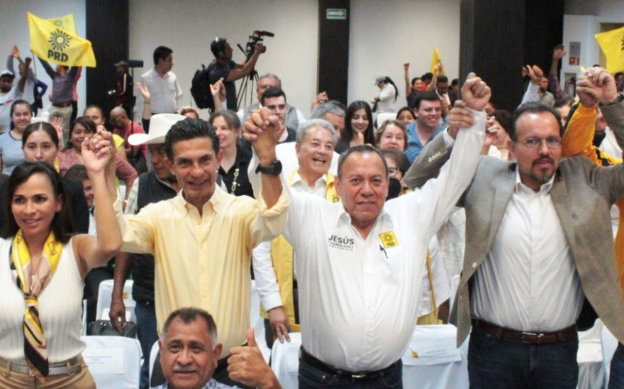 PRD destapa a Carlos Martínez Amador para la gubernatura de Puebla