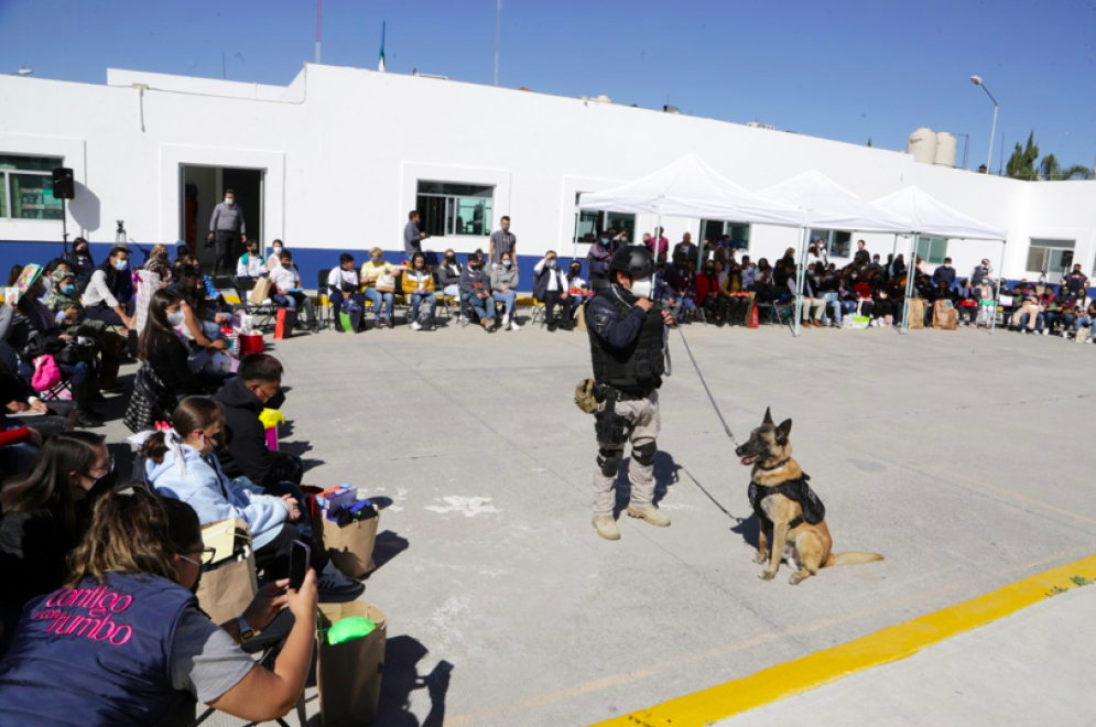 Organiza DIF de Puebla convivencia con policías municipales