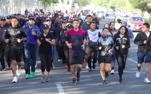 116 cadetes de policía realizan carrera de 5 kilómetros