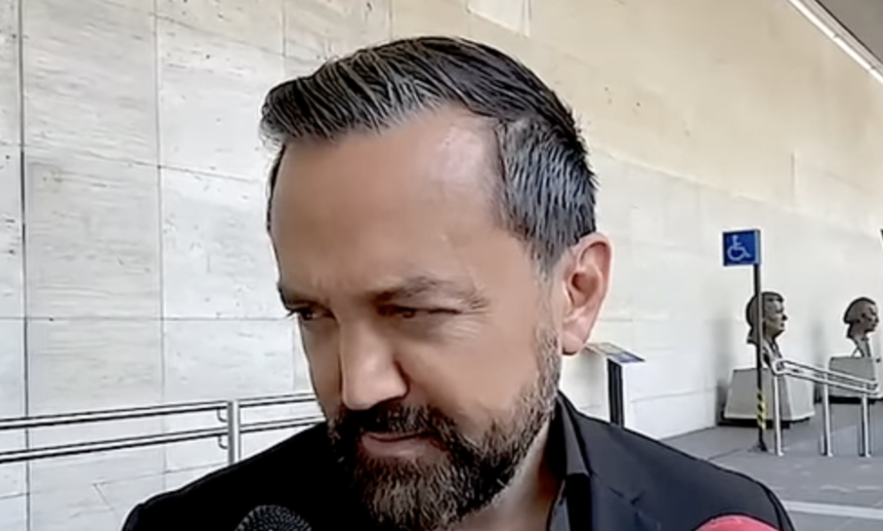 Vocero de Morena critica a la oposición por lanzarse contra Beatriz Gutiérrez Müller y su presunta residencia en España: “es pura narrativa”