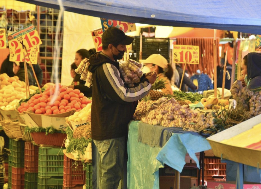 Vuelve Tianguis semanal a la explanada del Recinto Ferial en Huamantla