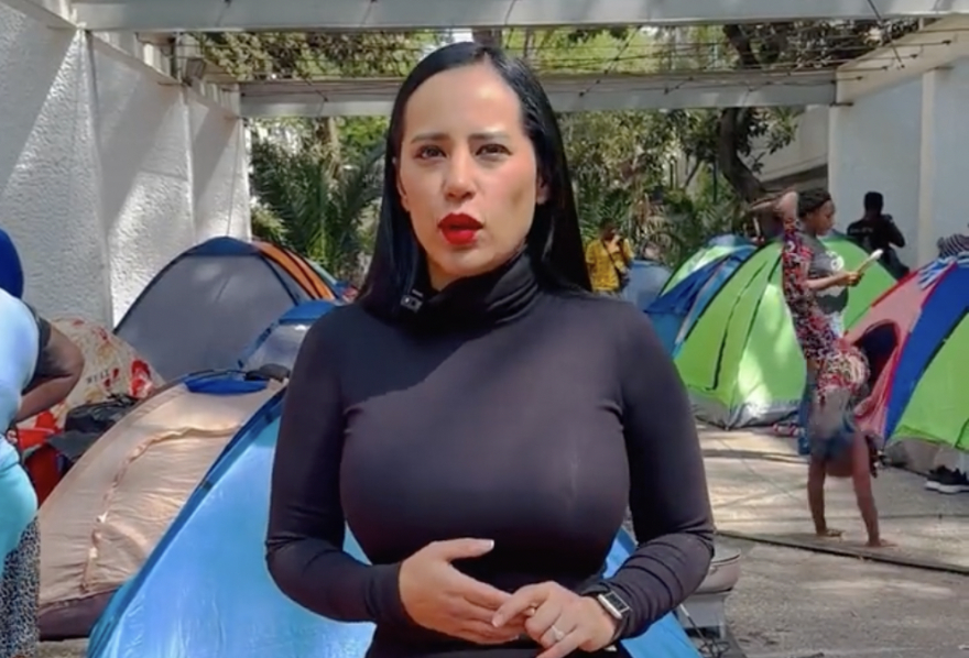 Sandra Cuevas exhibe a Sheinbaum por cerrar casas migrantes para provocar problemas sociales en la Cuauhtémoc
