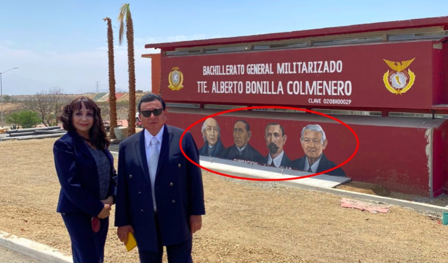 Pintan mural con la imagen de AMLO y lo equiparan con Miguel Hidalgo y Benito Juárez