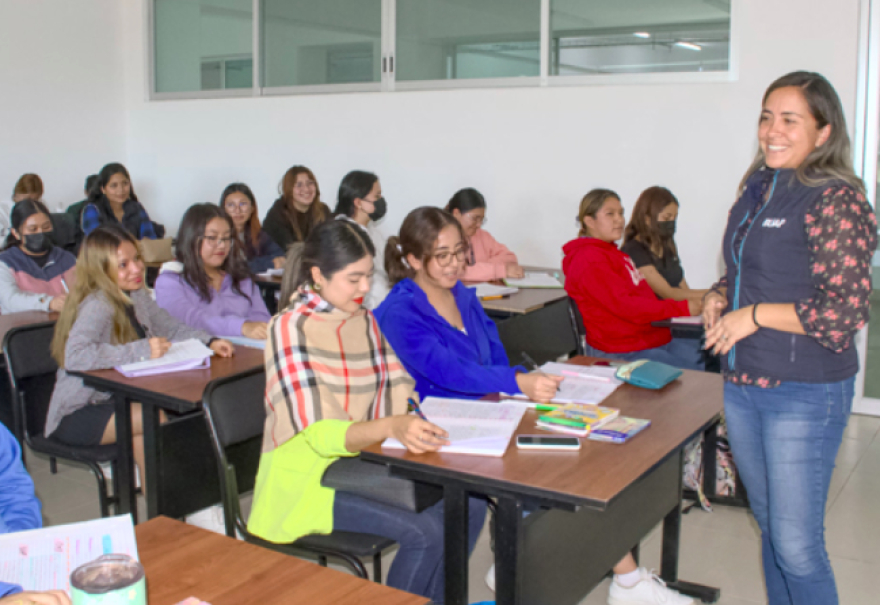 Lilia Cedillo felicita en su día a los maestros de la BUAP