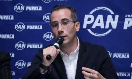 Riestra exhibe a la 4T en Xoxtla por prohibir el uso e ingreso de celulares a sesiones de Cabildo