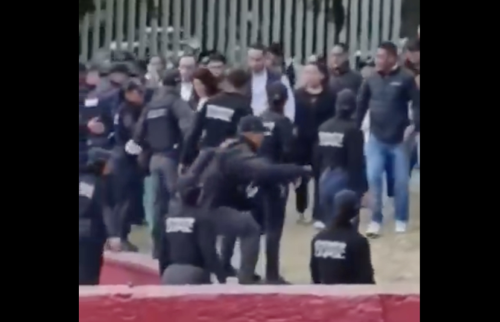 Senadora arruina informe de gobierno ¡De morena!