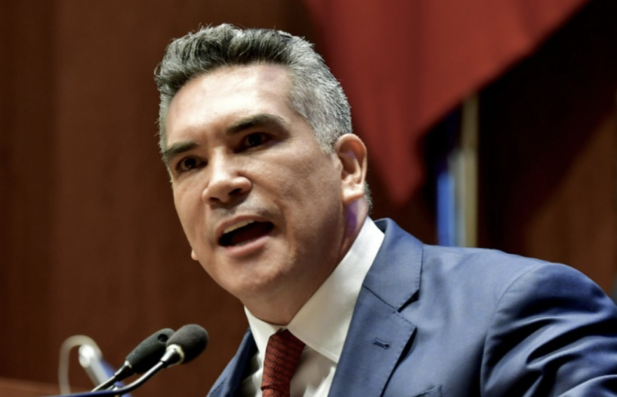 Denuncia Alito Moreno en cumbre de partidos grave retroceso democrático de México