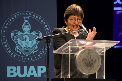 Culminan estudios 802 alumnos BUAP de la prepa 2 de Octubre de 1968