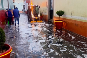 Brigadas de Servicios Municipales, en coordinación con CAPAMH realizaron labores intensivas de limpieza y mantenimiento en el parque principal y zonas turísticas