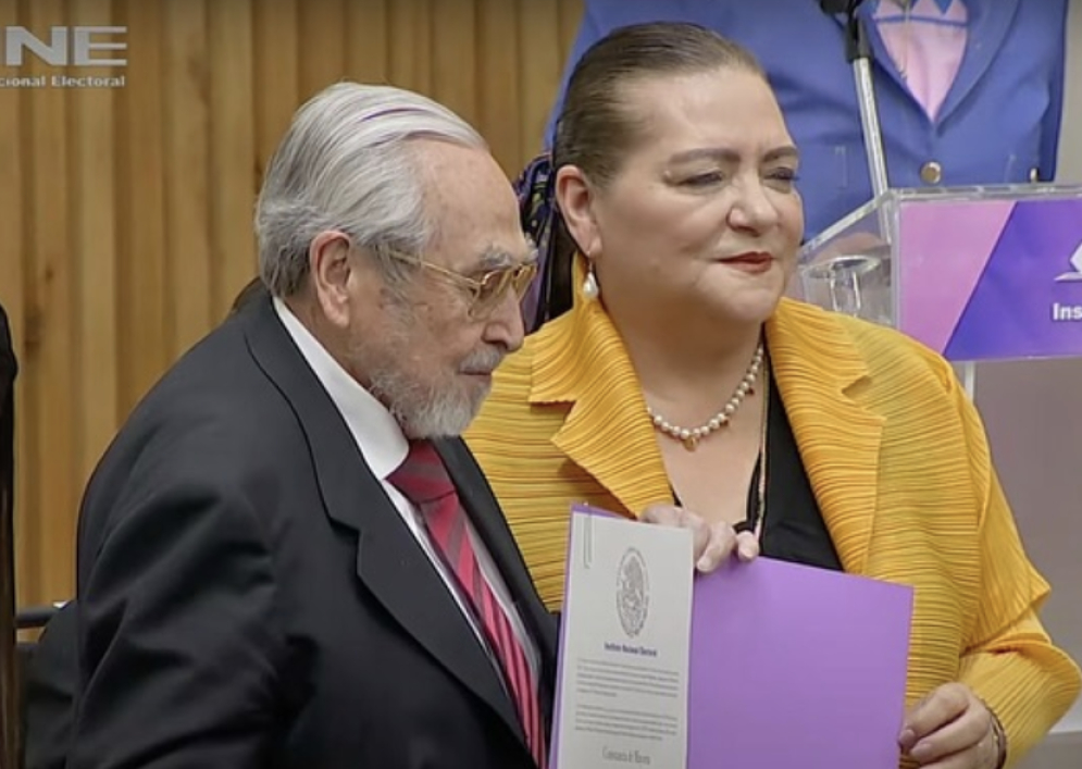 Bernardo Bátiz justifica acordeones en la elección judicial: “era para orientación del voto”