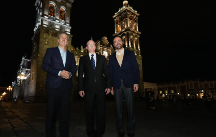 Pepe Chedraui recibe al embajador de Alemania en México, juntos recorrieron la Catedral