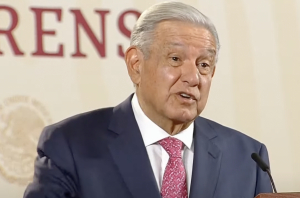 AMLO acusa que mujeres panistas son capaces de infiltrar en manifestaciones a “vándalos”