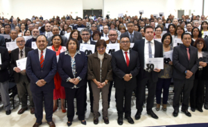 Entregan reconocimientos por antigüedad a personal académico y administrativo