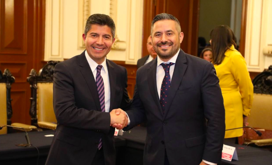 Aprueban licencia definitiva de Eduardo Rivera Pérez, toma el cargo Adán Domínguez Sánchez