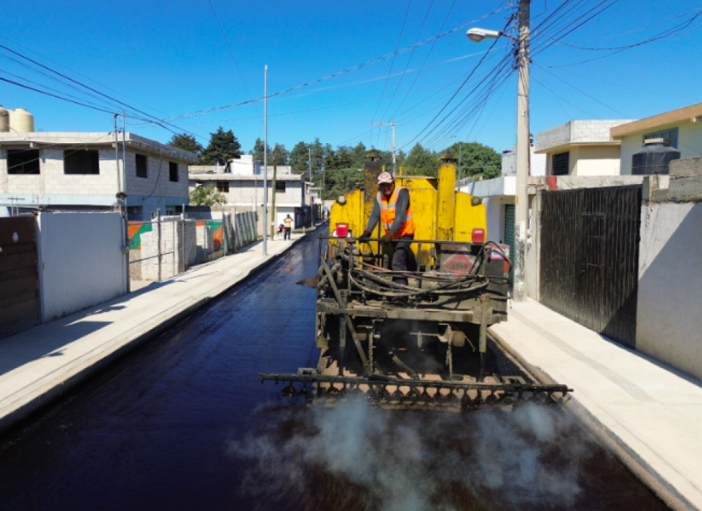 Presenta más del 75% de avance los trabajos de pavimentación en Calle Duraznos