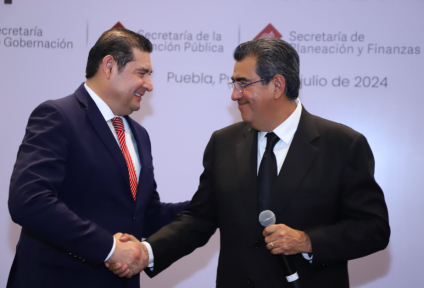 Alejandro Armenta y Sergio Salomón sostienen encuentro con presidentas y presidentes municipales electos