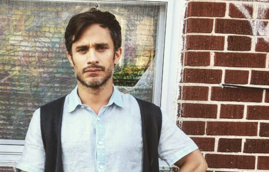 “Dolor, vergüenza y repugnancia”, reclama Gael García por incendio en estación migrante en Ciudad Juárez