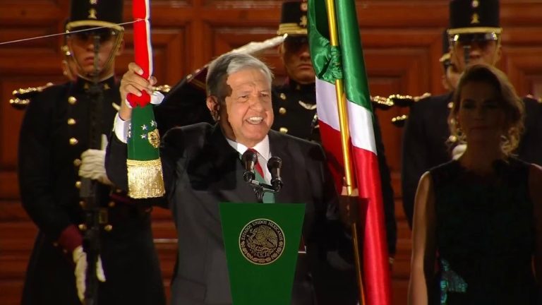 AMLO anuncia que lanzará 20 vivas en el Grito de esta noche