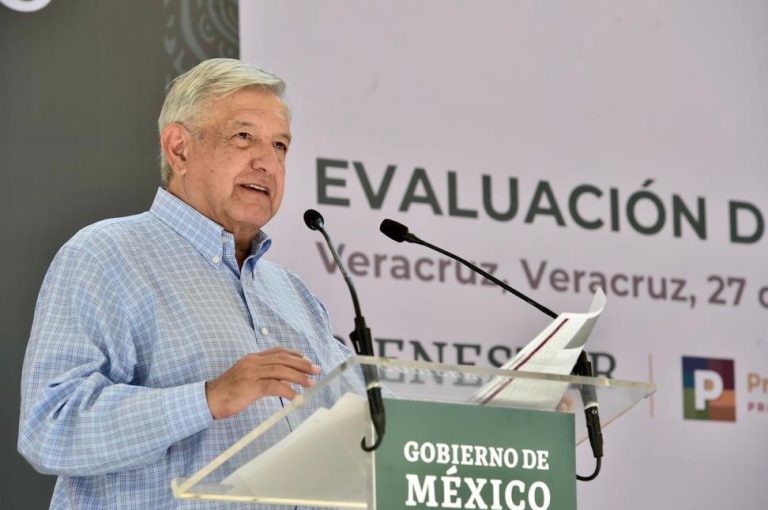 AMLO afirma que gracias a sus programas y la austeridad ya se está saliendo de la crisis