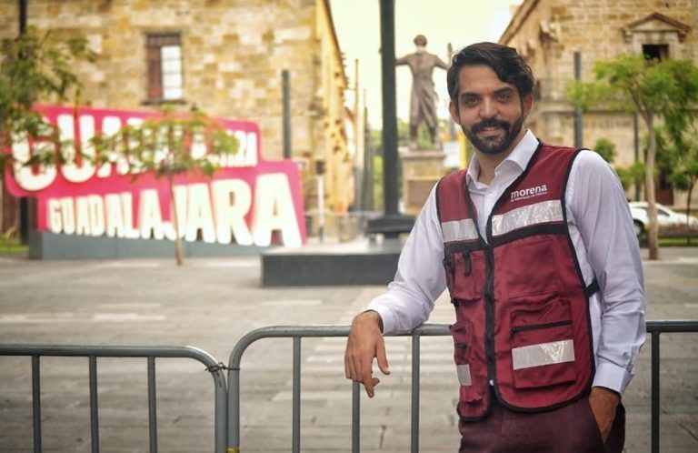 Ve Attolini que a la dirigencia de morena le hace falta llenarse de pueblo