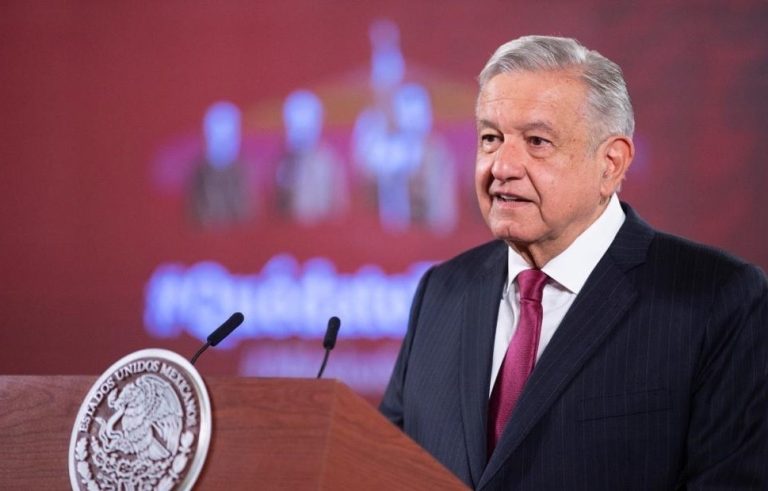 AMLO contradice a Hacienda; descarta que se contrate deuda