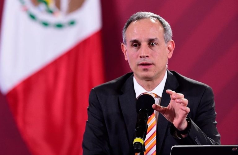 Gatell acusa al monopolio por la falta de medicamentos para cáncer