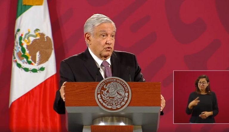 AMLO vuelve a pedir recortes a partidos políticos para financiar vacuna de COVID-19