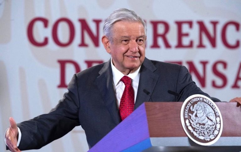 AMLO adelanta que encenderá una antorcha de “esperanza” durante el Grito