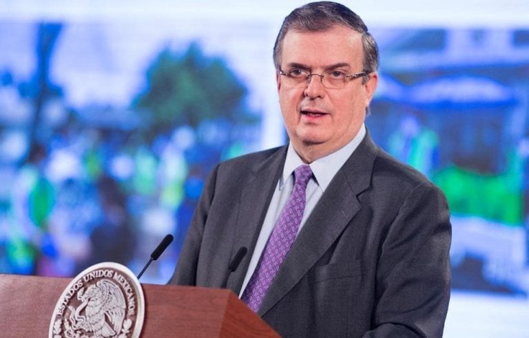 Ebrard rememora víctimas del 11S; le recuerdan que hay más muertos por COVID-19