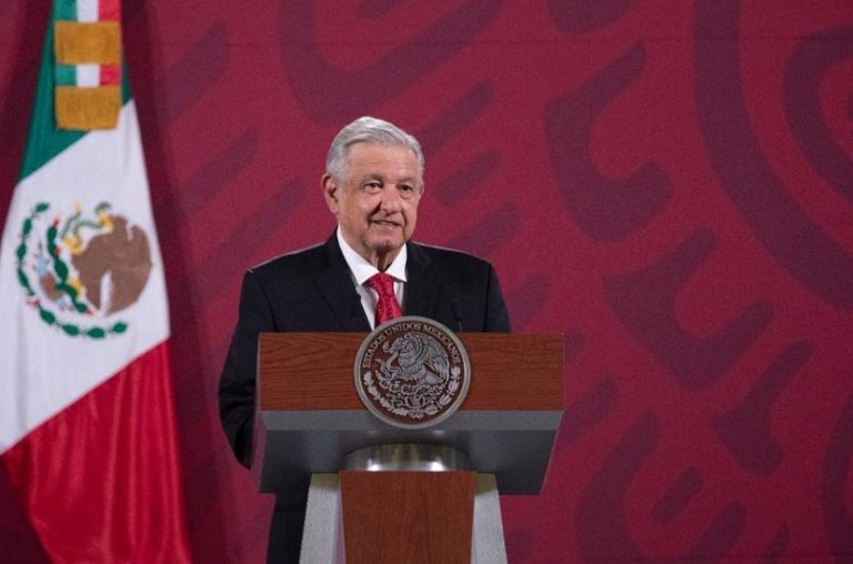 AMLO pide respeto en comparecencias: ¿Para qué los invitan si no los dejan hablar?