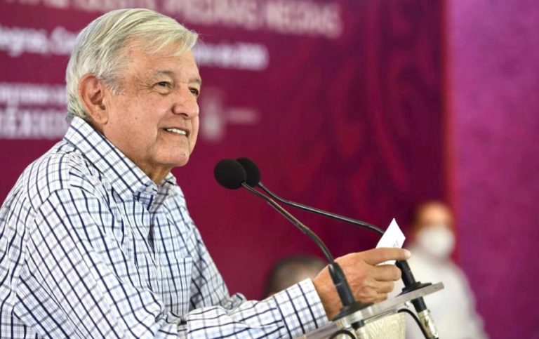 Las energías limpias son un sofisma, asegura AMLO