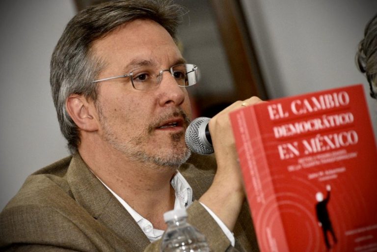 Atribuye Ackerman detención de Cienfuegos a la 4T: se le informó a AMLO hace 15 días
