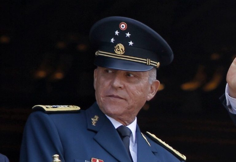 Detienen en EEUU a Salvador Cienfuegos, ex Secretario de la Defensa