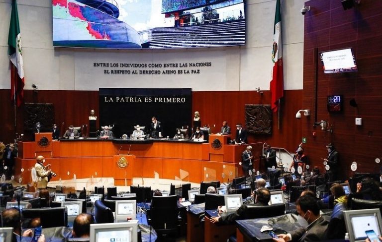 Morena busca empatar consulta de expresidentes con elecciones 2021