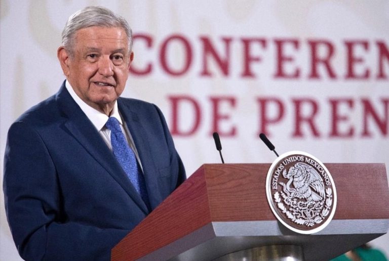 AMLO acusa sabotaje de empresas para provocar desabasto de medicamentos vs cáncer