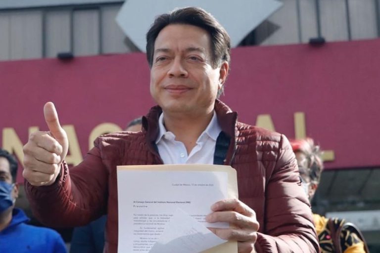 Denuncian a Mario Delgado por utilizar recursos de la Cámara en su campaña