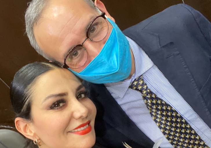Diputados rompen sana distancia para tomarse selfies con López-Gatell en San Lázaro