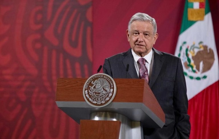 Lamentable que legisladores defiendan a ladrones en los fideicomisos: AMLO