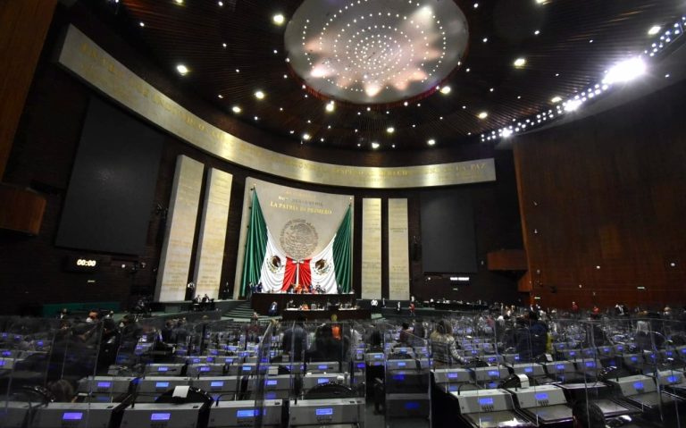 Morena avala con aplausos y festejos extinción de 109 fideicomisos